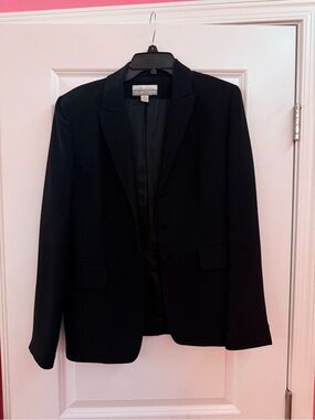 Casual Corner Black Women’s Single-Breasted Blazer